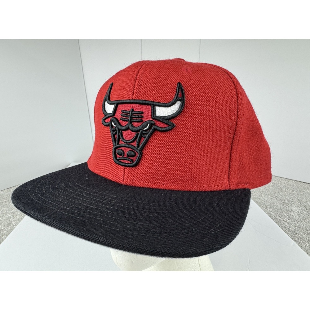 Chicago Bulls NBA Basketball Mitchell Ness Wool Blend Snapback Hat Cap Red Black